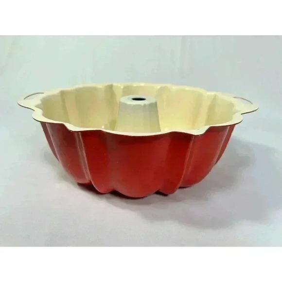 Nordic Ware Bunt Pan Red USA Heavy‎ Duty Metal Classic Design - Picture 1 of 7
